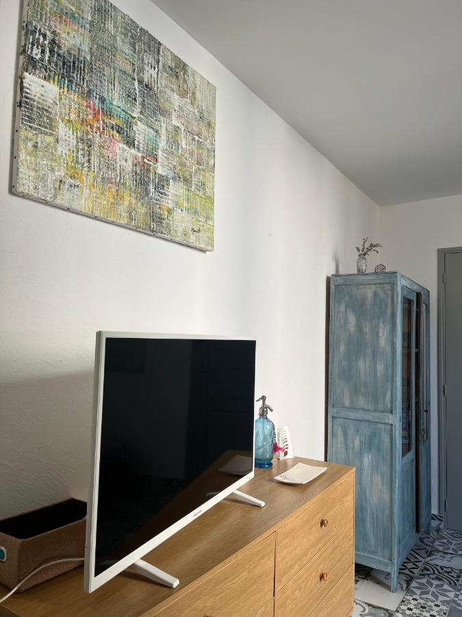 Chambre Paisible Dans Une Ancienne Batisse Renovee Issigeac Exterior photo